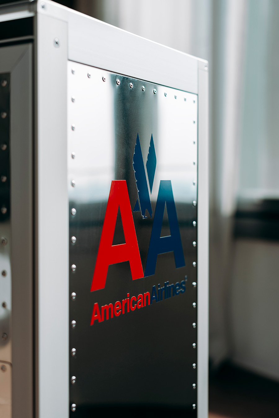 rivet rocker American Airlines Details