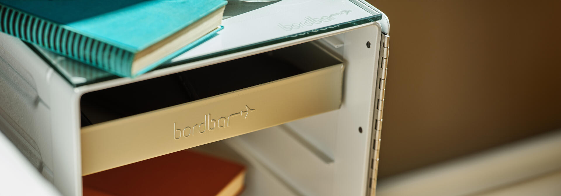 bordbar_box bedside table desktop